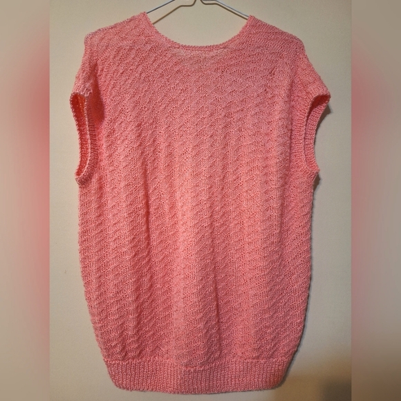 Handknit handmade pink cap sleeve eyelet sweater vest - Picture 2 of 6